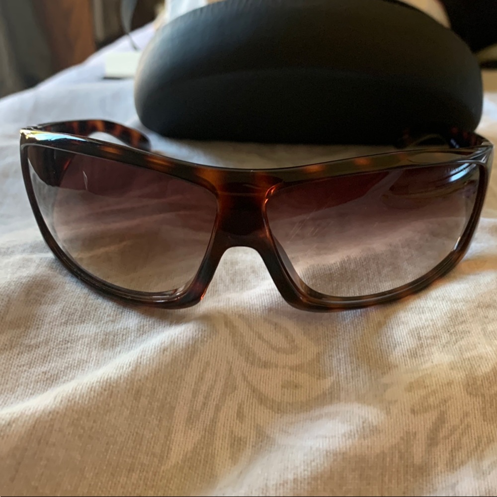 Armani Exchange Tortoise Shell Wrap Around Sunglasses - Picture 2 of 7